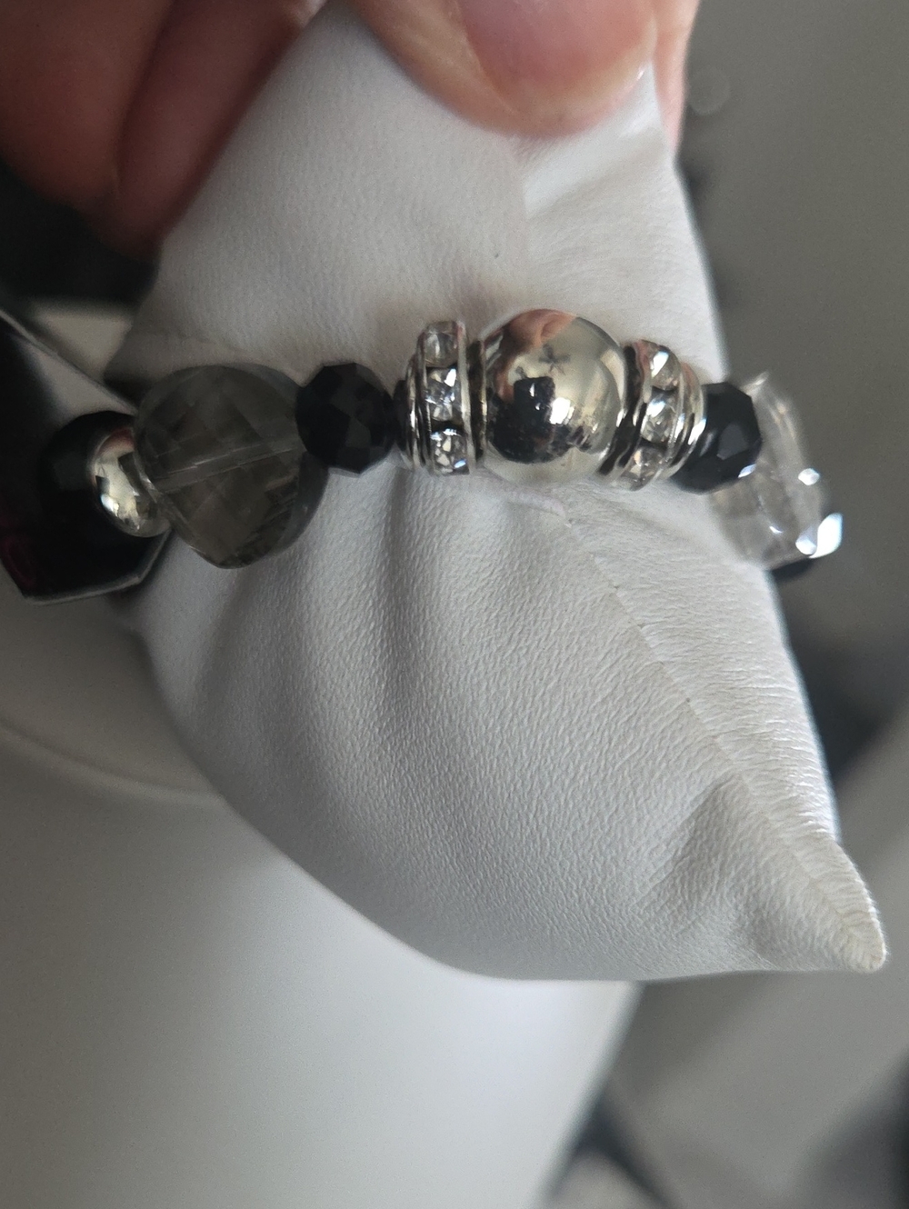 Paparazzi Treat Yourself Black Bracelet NWT - Picture 4 of 5